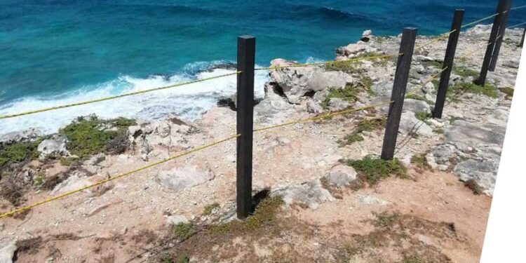 Redoblan seguridad de turistas en acantilados de Isla Mujeres