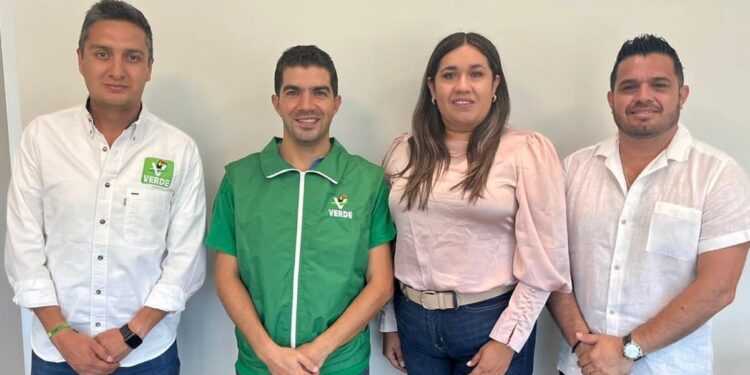 Se “pinta” de verde Valeria Aragón tras su renuncia al PRI