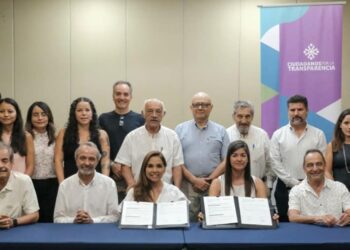 Firma Mara Lezama 10 compromisos con Ciudadanos por la Transparencia