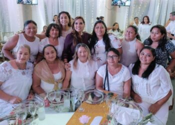 Celebra Mara Lezama Día de las Madres con mujeres de la transformación