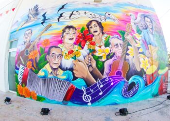 En Isla Mujeres develan Mural de la Trova Isleña