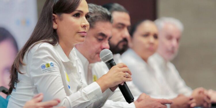 Llama Laura Fernández al voto útil para frenar al “Niño Verde”