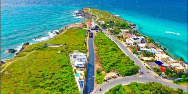 Logra gobierno municipal rescatar espacios público de los isleños