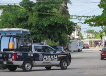 Descubren en Cancún taller clandestino para desvalijar coches robados