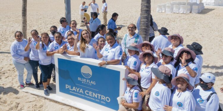 Playas de Isla Mujeres reciben distintivo BlueFlag