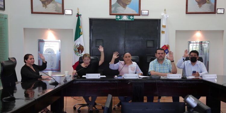 Turnan a comisiones iniciativas en materia electoral