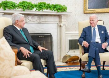 AMLO se compromete a invertir mil 500 mdd en infraestructura fronteriza