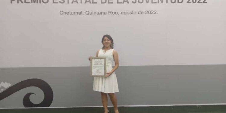 Estudiante del TecNM es galardonada con el Premio Estatal de la Juventud 2022