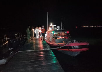 SEMAR rescata a 16 indocumentados a 63 millas náuticas de Isla Mujeres