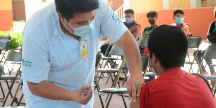 En 5 municipios, la aplicación de segundas dosis a los adolescentes de 12 a 14 años