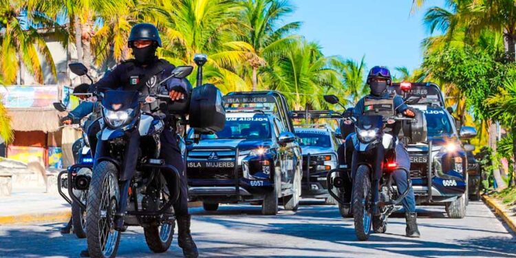 Encabeza Atenea banderazo para el fortalecimiento de la Seguridad en Isla Mujeres