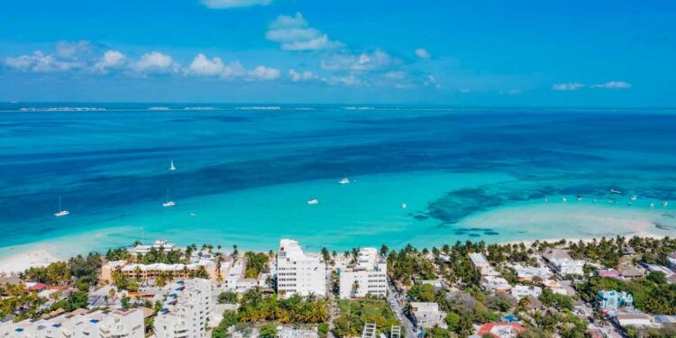 Isla Mujeres gana el Oscar del Turismo al mejor destino insular líder en México y Centro América