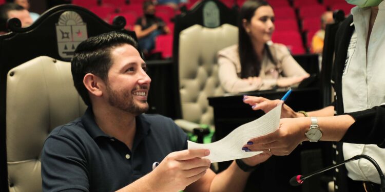 Da XVII Legislatura primer paso para dignificar labor de los bomberos