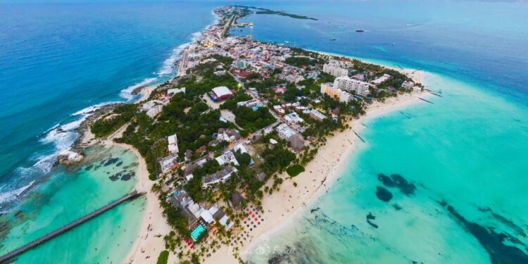 Playas de Isla Mujeres siguen recibiendo premios, ahora fue la Certificación Platino