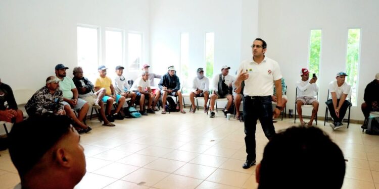 La alcaldesa isleña, Atenea Gómez, fomenta la capacitación en primeros auxilios de los prestadores de servicios turísticos para cuidar a la gente