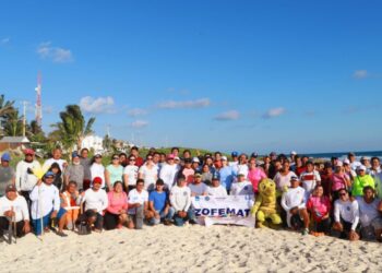 La alcaldesa Atenea Gómez participa en el “Limpiatón” en la colonia La Guadalupana
