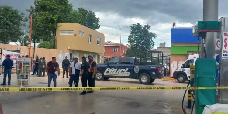 De un disparo en la cabeza asesinan a empleada de una gasolinera en Playa del Carmen