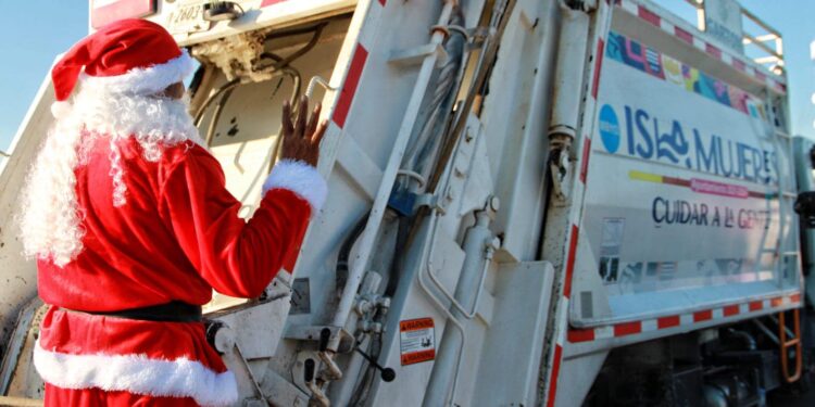 Redoblan esfuerzos para mantener limpias las calles y avenidas de Isla Mujeres