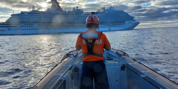 Semar realiza evacuación médica a bordo de un crucero