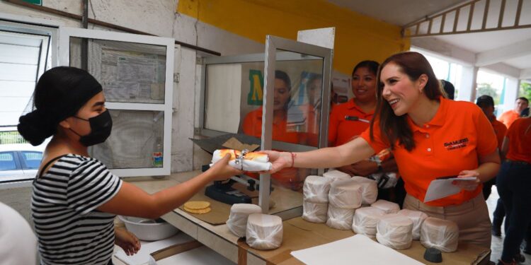 Atenea Gómez promueve la cultura de la no violencia contra las mujeres