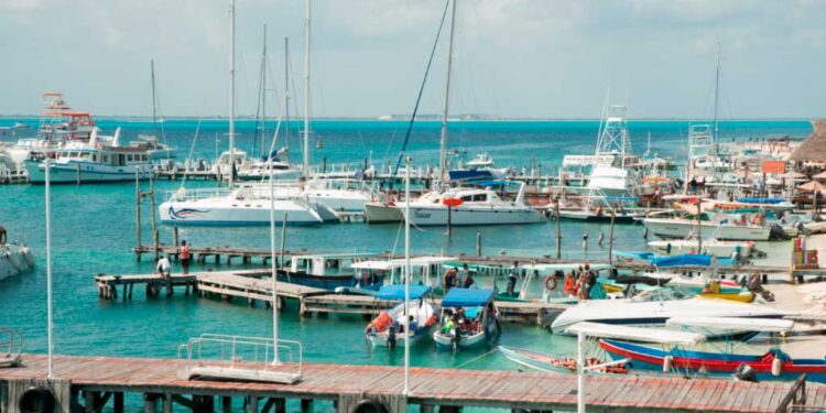 Puerto Abierto en general para todas las embarcaciones, incluyendo menores