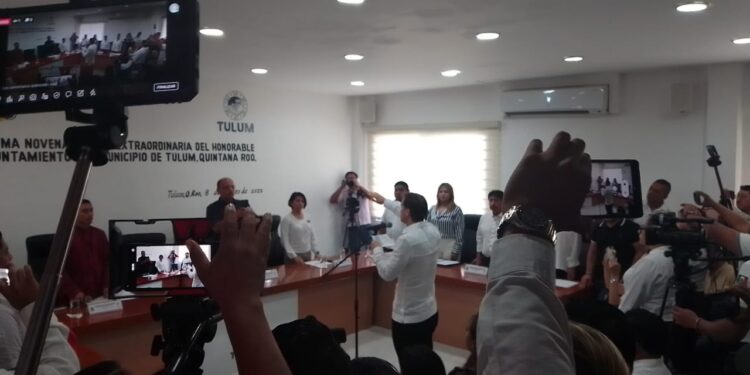 Rinde protesta Diego Castañón como presidente de Tulum