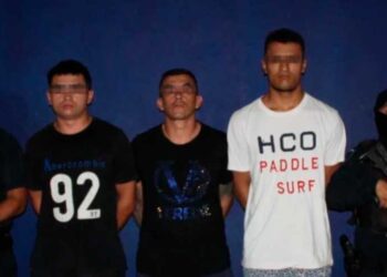 Detienen en Cancún a tres colombianos con droga y armas