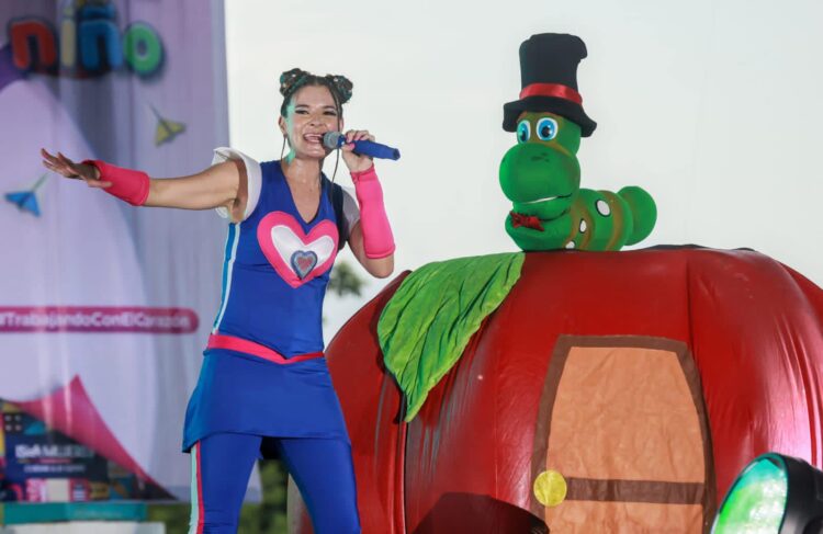 Atenea celebra en grande el Día del Niño y la Niña en la zona insular con Patylu