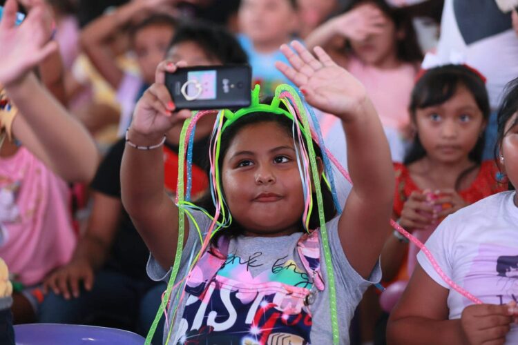 Atenea celebra en grande el Día del Niño y la Niña en la zona insular con Patylu