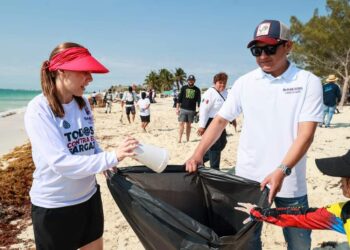 Atenea Gómez celebra Día Mundial de la Tierra con una Jornada de Limpieza en Isla Blanca