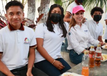 Atenea Gómez fomenta los buenos valores en el Día del Estudiante Técnico