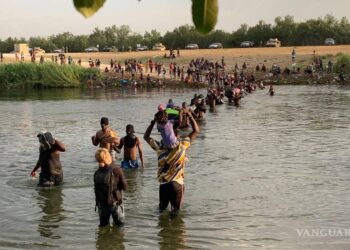 Anuncia EU plataforma de prerregistro a centros de procesamiento migratorio; tras fin de Título 42