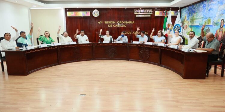 Dotarán a isleños de más servicios básicos, con el programa «Tinacos Isla Mujeres»