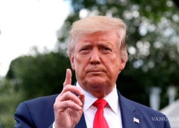 Notifican a Trump acusación por robo de documentos clasificados