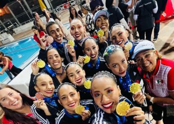 Ordenan a Conade devolver becas a nadadoras artísticas