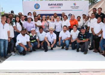 Atenea Gómez lleva las audiencias ciudadanas a la Zona Continental de Isla Mujeres