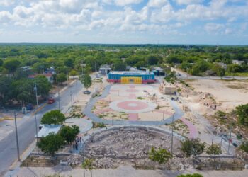 Atenea Gómez supervisa los avances de la obra de la Plaza Ejidatarios en Ciudad Mujeres