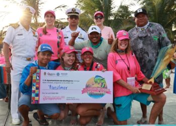Atenea Gómez premia a las ganadoras del Torneo Internacional de Pesca Femenil ‘La Dorada del Caribe’