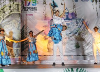 Atenea Gómez invita a las familias isleñas y turistas a vivir las tradiciones en las Fiestas de Fundación de lsla Mujeres