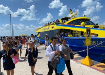 Reduce Ultramar corridas diarias desde Isla Mujeres