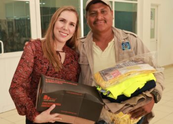 Atenea Gómez dignifica la labor de Servicios Públicos con la entrega de uniformes