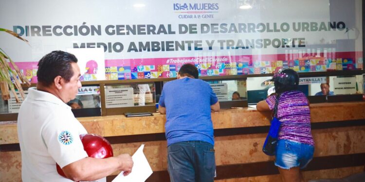 El Gobierno de Isla Mujeres agiliza trámite de Desarrollo Urbano con la digitalización de documentos