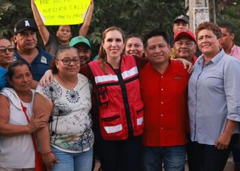 Atenea Gómez Ricalde continúa transformación de Ciudad Mujeres con la pavimentación de la avenida Rancho Viejo