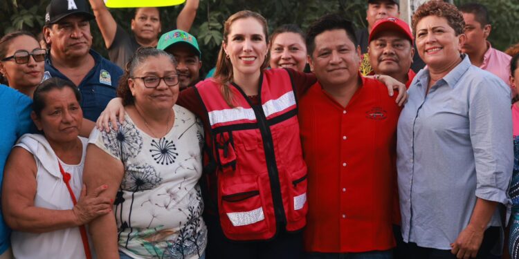 Atenea Gómez Ricalde continúa transformación de Ciudad Mujeres con la pavimentación de la avenida Rancho Viejo