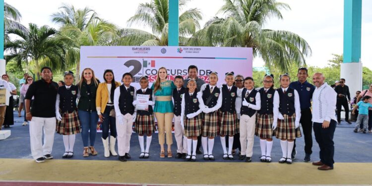 Promueve Gobierno Municipal valores cívicos con el Segundo Concurso de Escoltas en Isla Mujeres