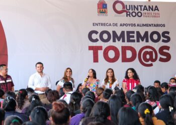 Entrega Mara Lezama apoyos del programa “Comemos Tod@s” en Felipe Carrillo Puerto