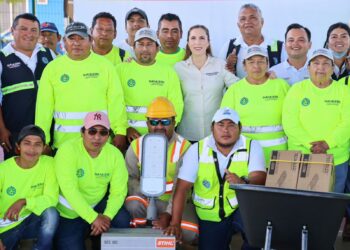 Fotalecen en Isla Mujeres las Direcciones de Servicios Públicos con la entrega de equipamiento y herramientas de trabajo
