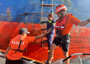 Marina apoya en el rescate de siete personas extranjeras frente las costas de Quintana Roo