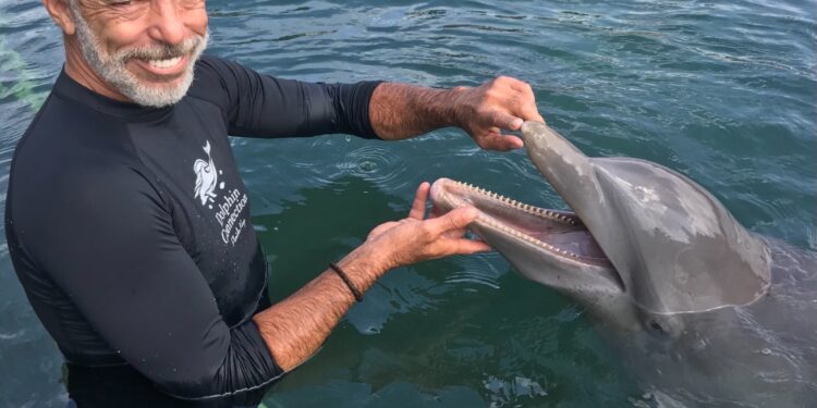AZCARM Recognizes Dr. Roberto Sánchez Okrucky  with the Wildlife Conservation Award