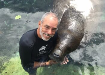 AZCARM Recognizes Dr. Roberto Sánchez Okrucky  with the Wildlife Conservation Award